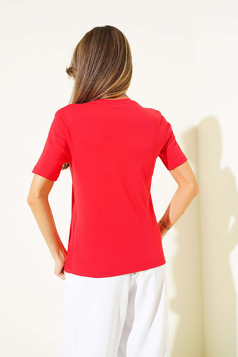 V Yaka Detaylı Basic T-shirt Kırmızı
