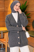 https://cdn.pazarium.com.tr/v-yaka-dugmeli-oversize-triko-hirka-fume-826696-20-B.jpg
