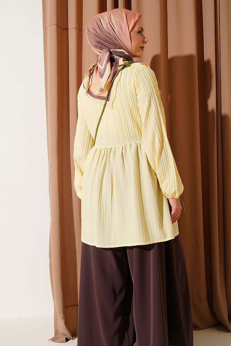 https://cdn.pazarium.com.tr/v-yaka-firfir-detayli-kimono-sari-812203-20-B.jpg