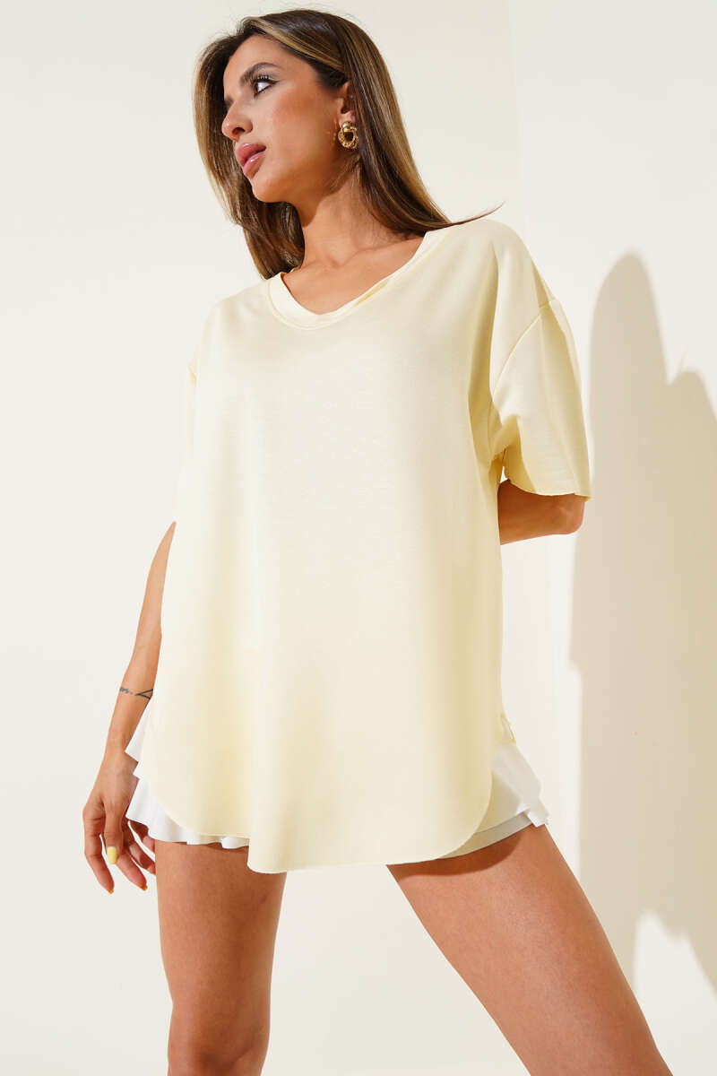 https://cdn.pazarium.com.tr/v-yaka-oval-kesim-t-shirt-sari-641302-15-B.jpg
