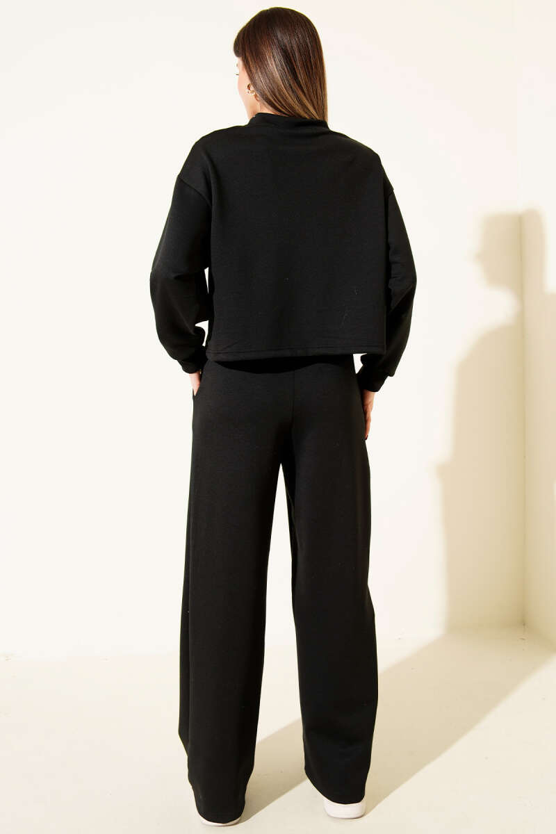 V Yaka Şeritli Sweatshirt İkili Takım