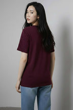 Stein-T-Shirt mit V-Ausschnitt