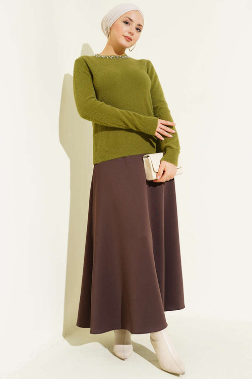 Bearded Sweater with Stone Collar