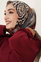 https://cdn.pazarium.com.tr/vera-etnik-motifli-esarp-siyah-814535-20-B.jpg