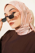 https://cdn.pazarium.com.tr/verona-desenli-bambu-kras-esarp-camel-818052-20-B.jpg