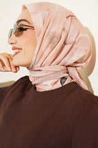 https://cdn.pazarium.com.tr/verona-desenli-bambu-kras-esarp-camel-818053-20-B.jpg