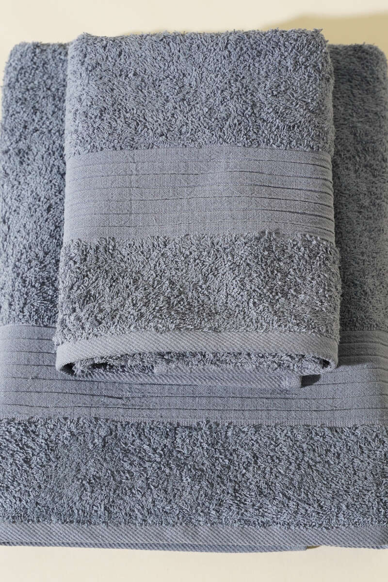 https://cdn.pazarium.com.tr/vina-banyo-havlu-2li-takim-fume-583991-13-B.jpg