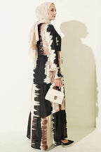 https://cdn.pazarium.com.tr/yaka-baglamali-desenli-elbise-kahve-815500-20-B.jpg