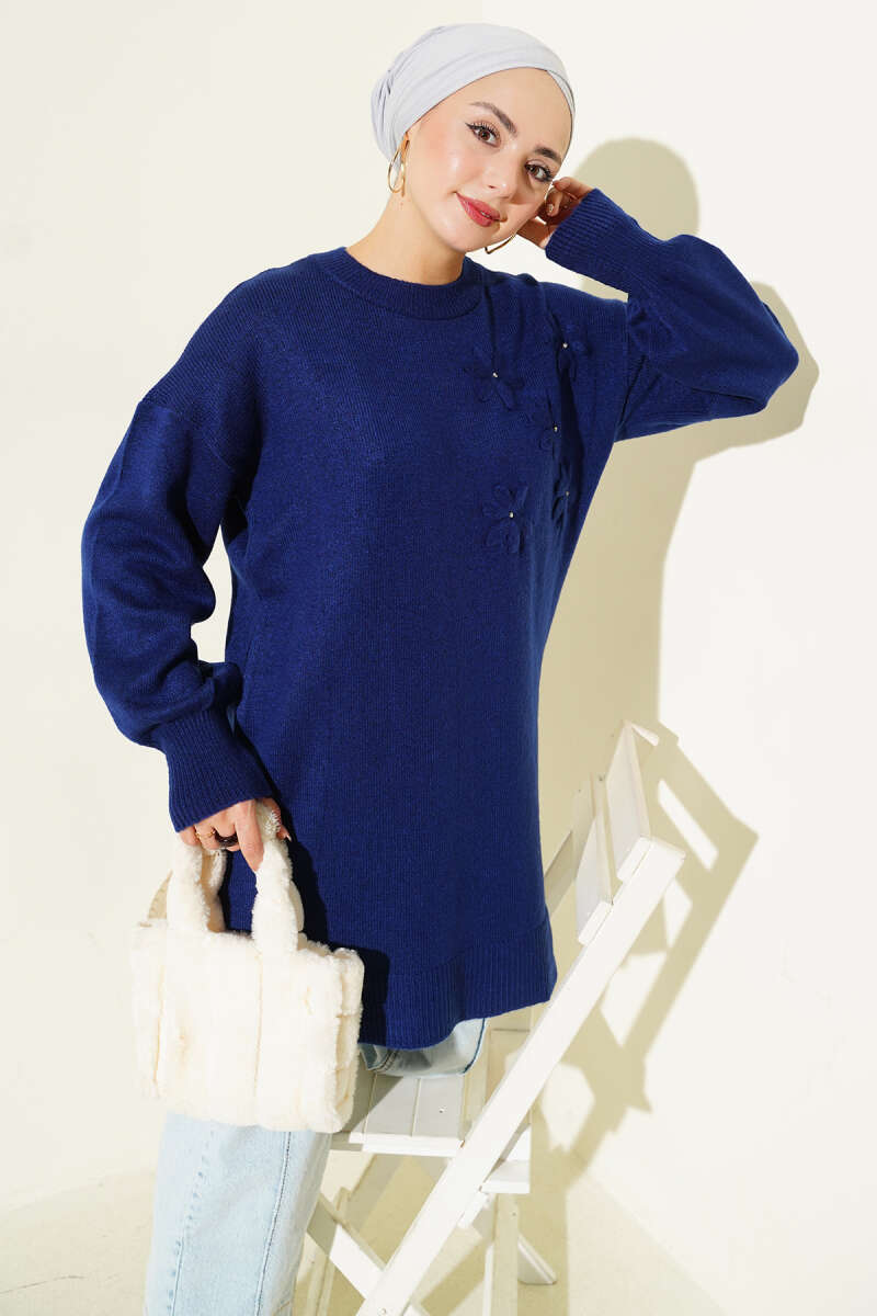 Yaka Çiçekli Yumoş Triko Tunik