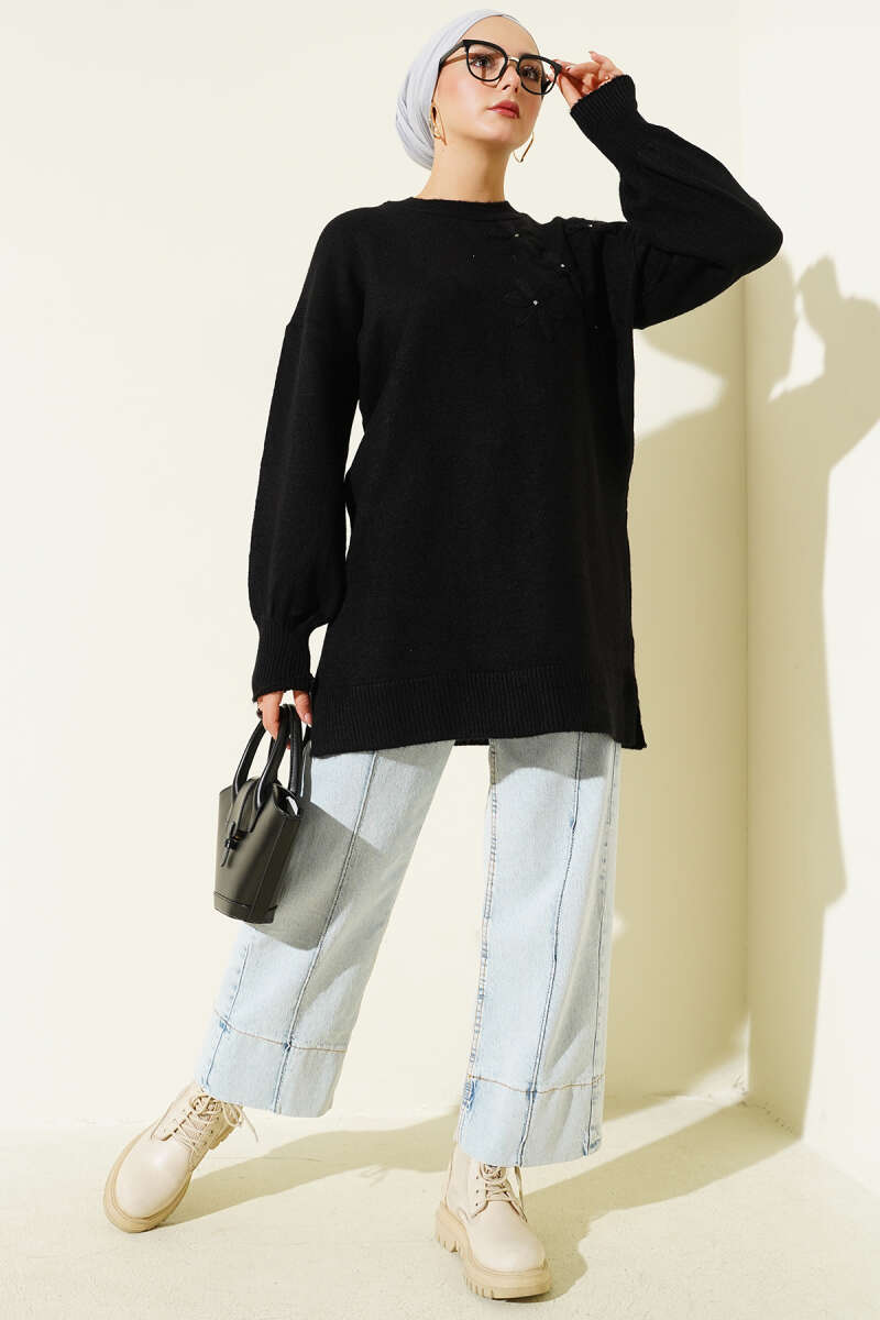 Yaka Çiçekli Yumoş Triko Tunik