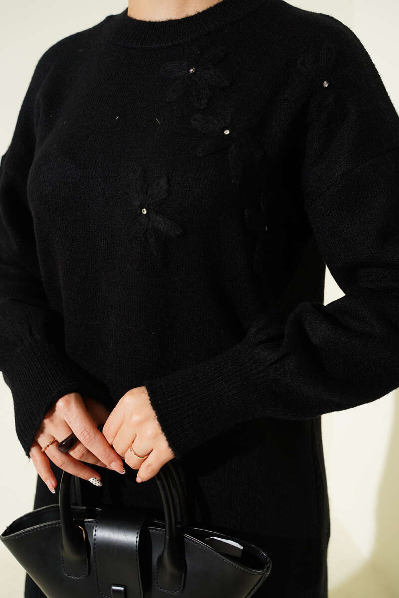 Yaka Çiçekli Yumoş Triko Tunik