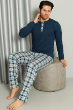 https://cdn.pazarium.com.tr/yaka-dugmeli-ekoseli-erkek-pijama-takimi-indigo-582578-13-B.jpg