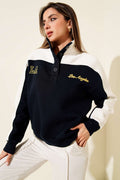 Yaka Düğmeli Nakışlı Üç İplik Sweatshirt