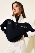 Yaka Düğmeli Nakışlı Üç İplik Sweatshirt