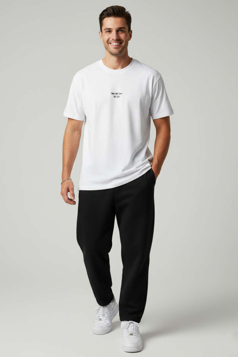 https://cdn.pazarium.com.tr/yaka-enjeksiyon-baskili-erkek-t-shirt-beyaz-751977-18-B.jpg