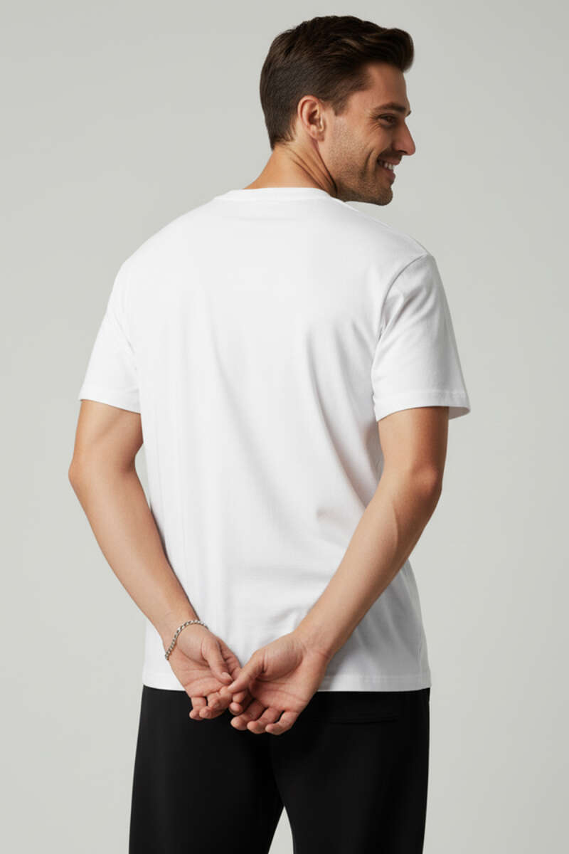 https://cdn.pazarium.com.tr/yaka-enjeksiyon-baskili-erkek-t-shirt-beyaz-751978-18-B.jpg