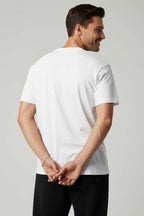 https://cdn.pazarium.com.tr/yaka-enjeksiyon-baskili-erkek-t-shirt-beyaz-751978-18-B.jpg