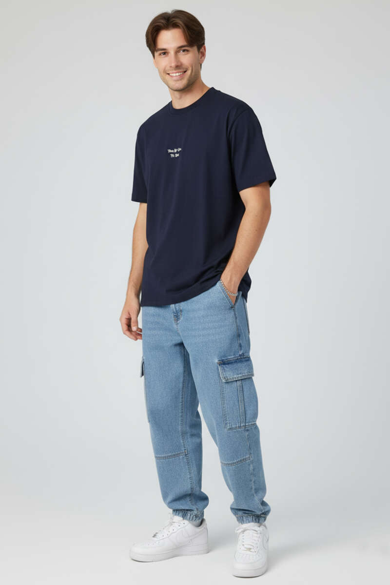 https://cdn.pazarium.com.tr/yaka-enjeksiyon-baskili-erkek-t-shirt-lacivert-751983-18-B.jpg
