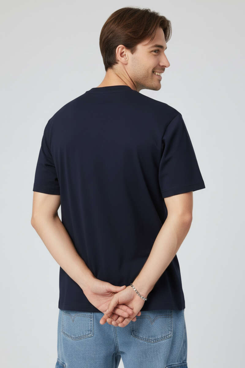 https://cdn.pazarium.com.tr/yaka-enjeksiyon-baskili-erkek-t-shirt-lacivert-751984-18-B.jpg