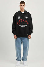 https://cdn.pazarium.com.tr/yaka-fermuarli-baskili-erkek-sweatshirt-siyah-731625-17-B.jpg