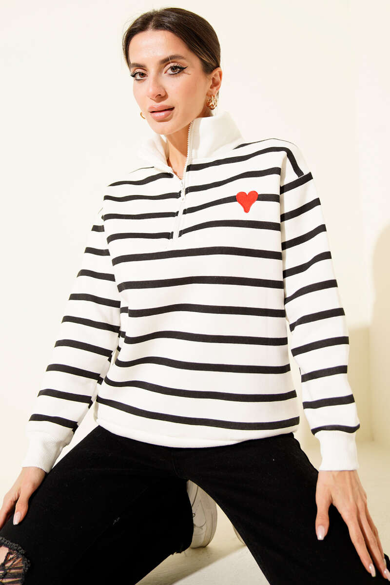 https://cdn.pazarium.com.tr/yaka-fermuarli-cizgili-uc-iplik-sweatshirt-siyah-704374-17-B.jpg