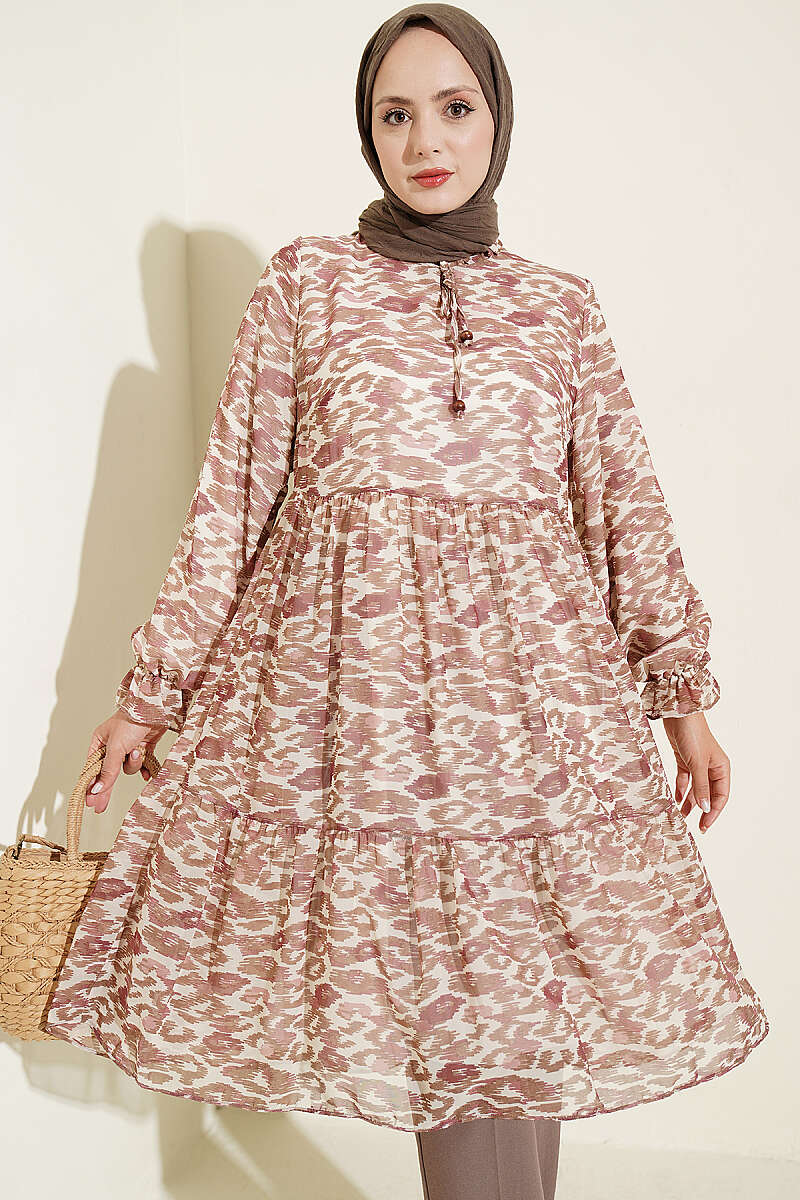 https://cdn.pazarium.com.tr/yaka-firfir-detayli-sifon-tunik-pudra-816261-20-B.jpg