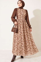 https://cdn.pazarium.com.tr/yaka-firfirli-desenli-sifon-elbise-kahve-835431-20-B.jpg