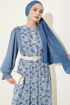 https://cdn.pazarium.com.tr/yaka-firfirli-desenli-sifon-elbise-mavi-815597-20-B.jpg