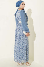 https://cdn.pazarium.com.tr/yaka-firfirli-desenli-sifon-elbise-mavi-815598-20-B.jpg