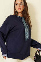 Yaka Fularlı Loyşa Sweatshirt Lacivert