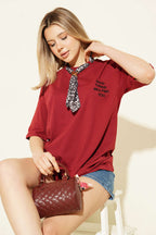 Yaka Fularlı Nakışlı T-shirt