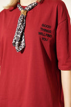 Yaka Fularlı Nakışlı T-shirt