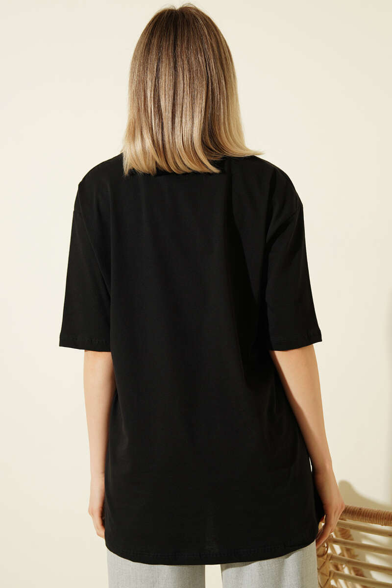 Yaka Fularlı Nakışlı T-shirt