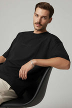 Yaka Kol Nakışlı Oversize Erkek T-shirt Siyah