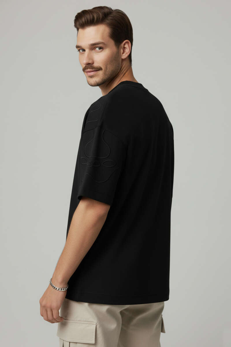 Yaka Kol Nakışlı Oversize Erkek T-shirt Siyah