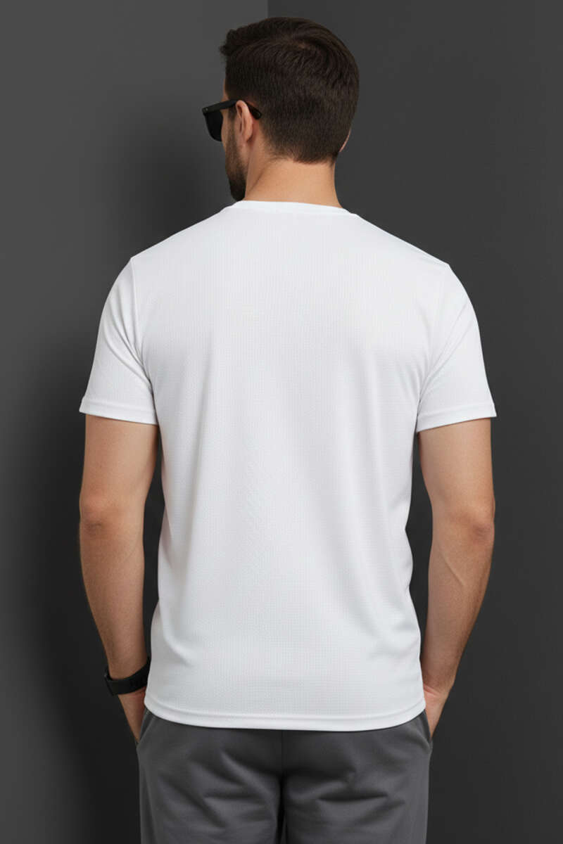 https://cdn.pazarium.com.tr/yaka-logolu-erkek-sporcu-t-shirt-beyaz-740212-18-B.jpg