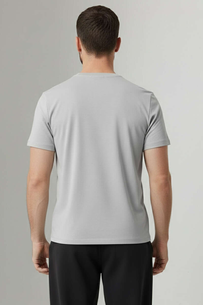 https://cdn.pazarium.com.tr/yaka-logolu-erkek-sporcu-t-shirt-gri-740218-18-B.jpg