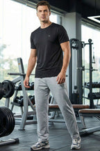 https://cdn.pazarium.com.tr/yaka-logolu-erkek-sporcu-t-shirt-siyah-740221-18-B.jpg