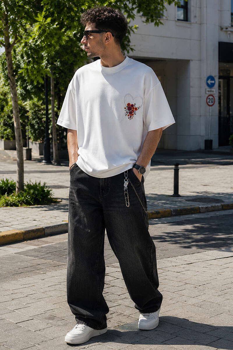https://cdn.pazarium.com.tr/yaka-nakisli-oversize-erkek-t-shirt-ekru-785572-19-B.jpg