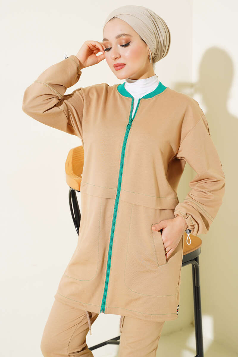 https://cdn.pazarium.com.tr/yaka-ribanali-fermuarli-ikili-takim-camel-530985-12-B.jpg