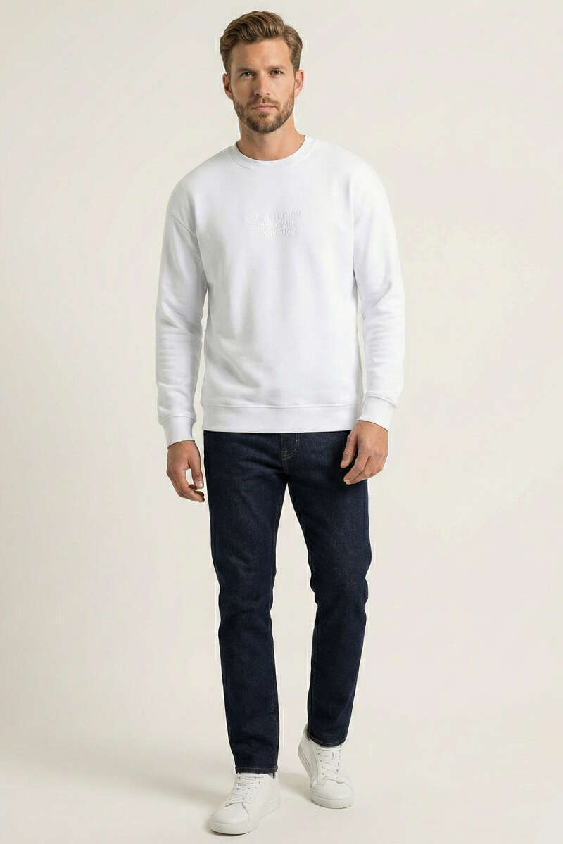 https://cdn.pazarium.com.tr/yaka-yazili-erkek-sweatshirt-beyaz-726688-17-B.jpg