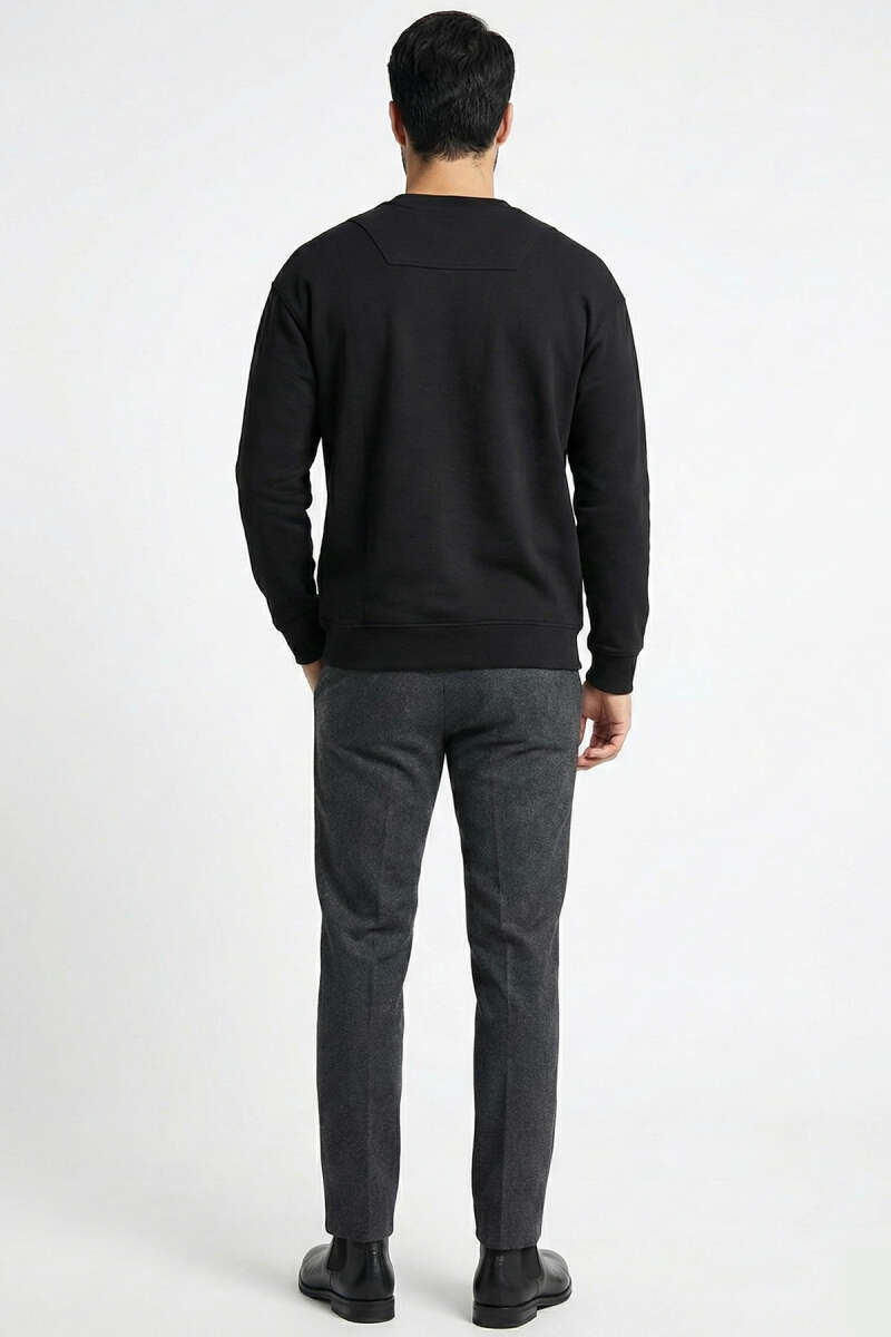 Yaka Yazılı Erkek Sweatshirt