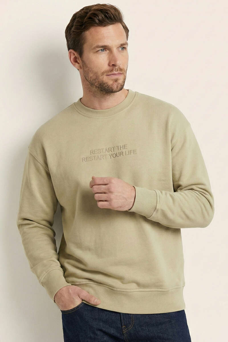 Yaka Yazılı Ribanalı Erkek Sweatshirt