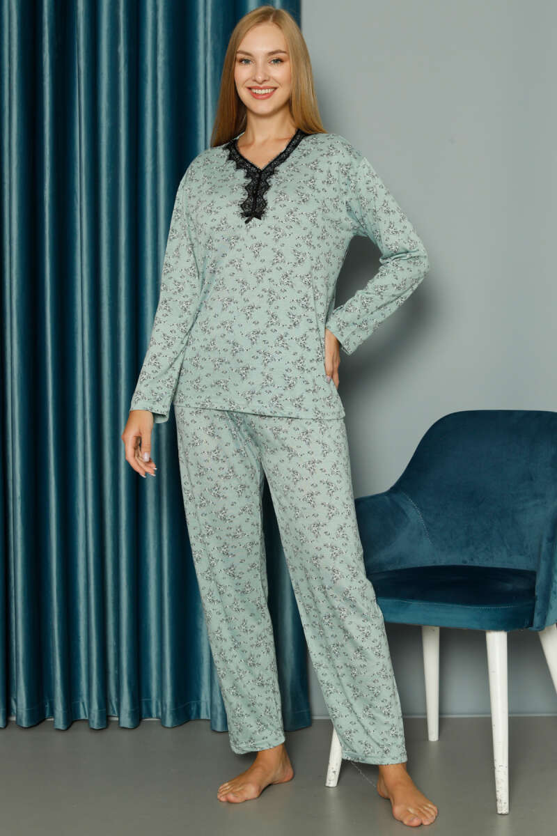 https://cdn.pazarium.com.tr/yakasi-v-dantelli-desenli-viskon-pijama-takimi-mint-582569-13-B.jpg