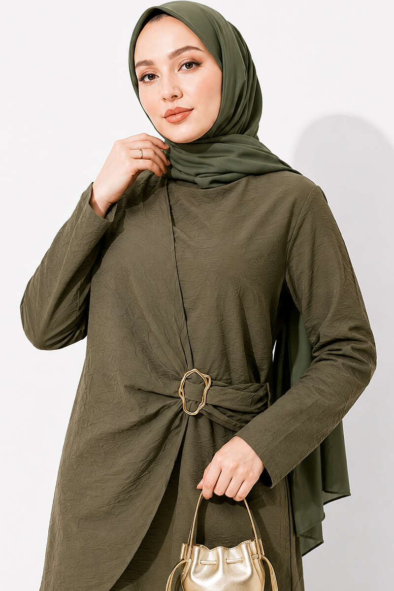 https://cdn.pazarium.com.tr/yan-gold-tokali-tunik-ikili-takim-haki-804091-19-B.jpg