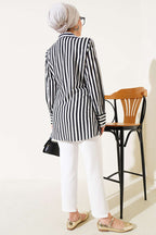 https://cdn.pazarium.com.tr/yandan-baglamali-cizgili-kimono-siyah-594168-14-B.jpg