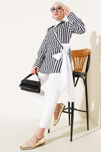 https://cdn.pazarium.com.tr/yandan-baglamali-cizgili-kimono-siyah-594169-14-B.jpg