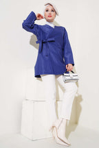 https://cdn.pazarium.com.tr/yandan-baglamali-kapitone-kimono-lacivert-560613-13-B.jpg
