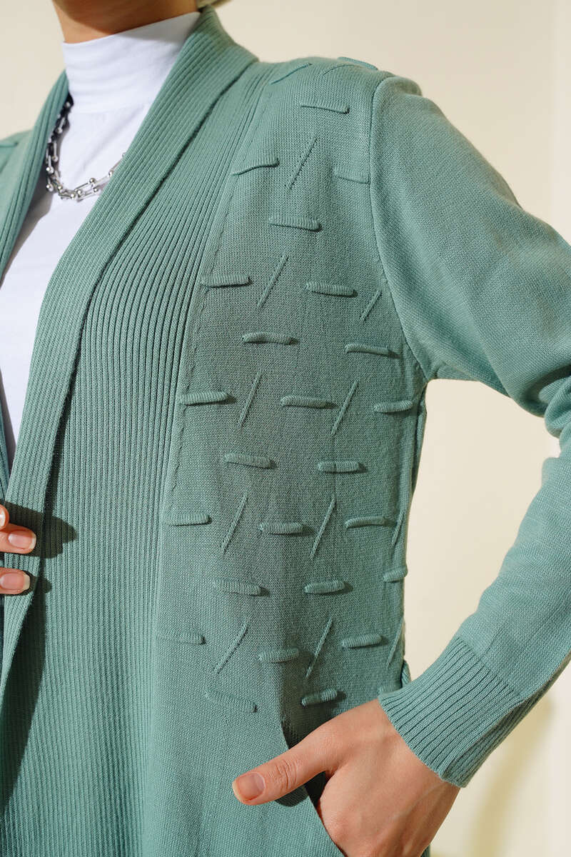https://cdn.pazarium.com.tr/yandan-dikisli-bagcikli-hirka-cagla-yesili-490887-11-B.jpg