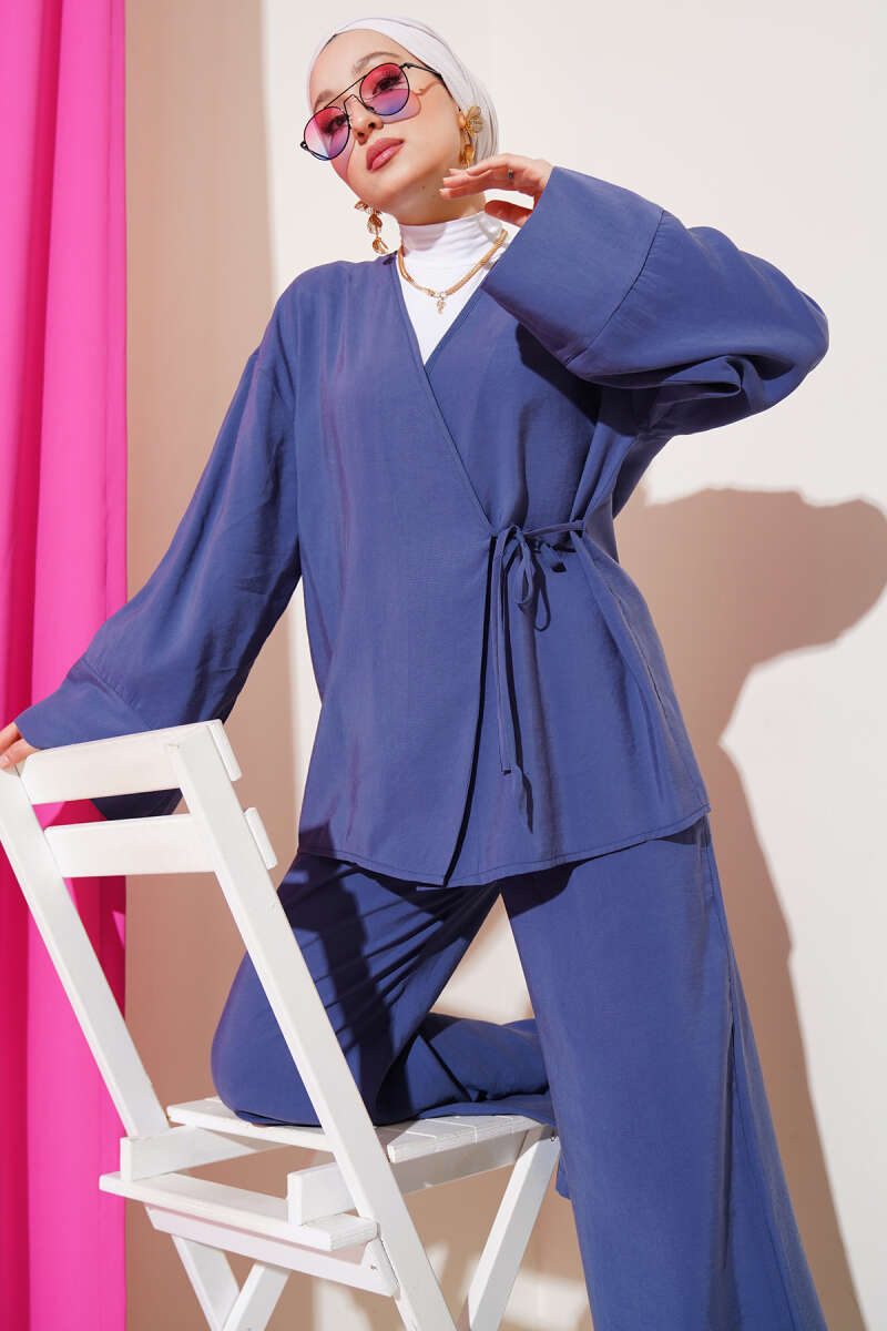 https://cdn.pazarium.com.tr/yandan-ip-bagcikli-kimono-ikili-takim-indigo-623222-14-B.jpg